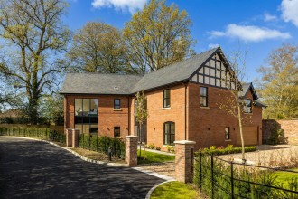 Pownall Park. Gorsey Road, Wilmslow