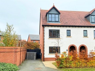 Holly Close, Holmes Chapel