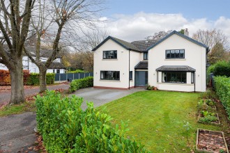 Wilton Crescent, Alderley Edge