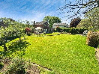 Wilton Crescent, Alderley Edge