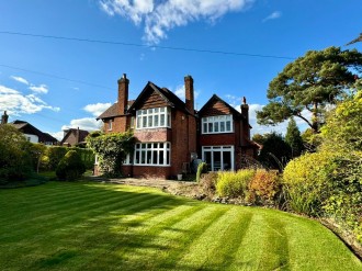 Fairbourne Drive, Wilmslow