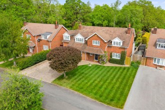 Broomfield Close, Chelford